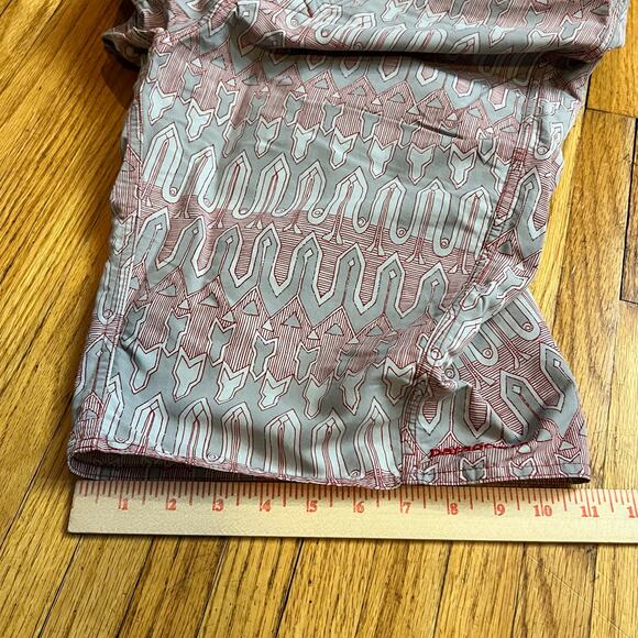 Patagonia Shorts Mens 30 Swim Trunks Aztec Red  11” inseam - Picture 8 of 8